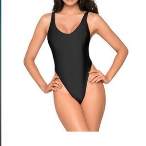 ⭐️NWT RELLECIGA high cut low back swimsuit⭐️